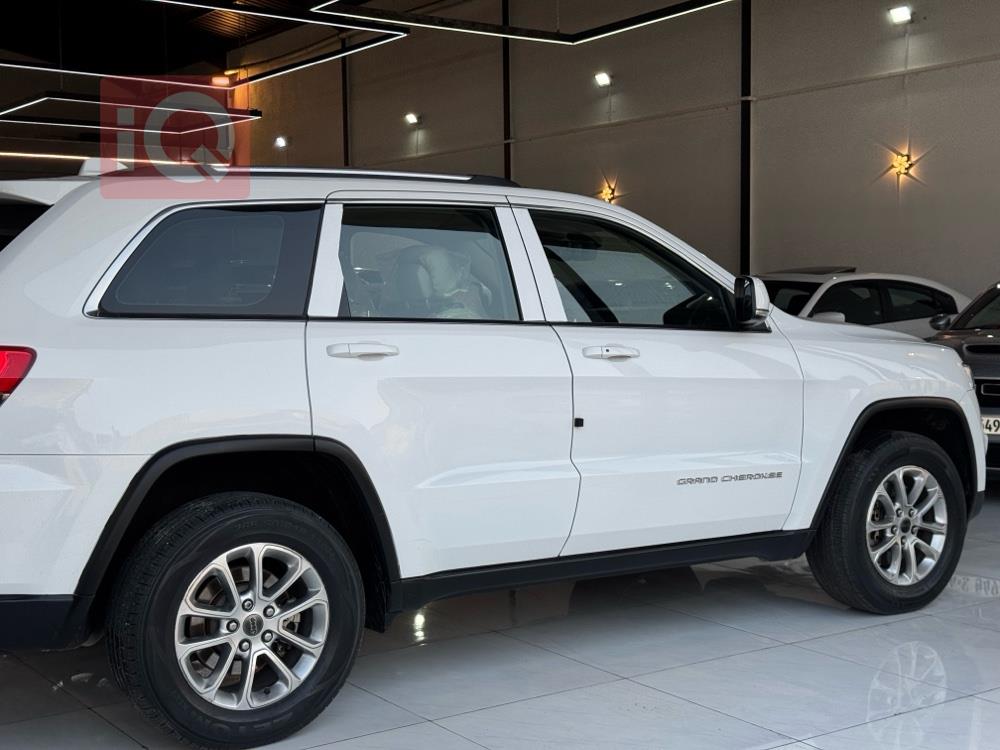 جیپ گراند شیرۆکی